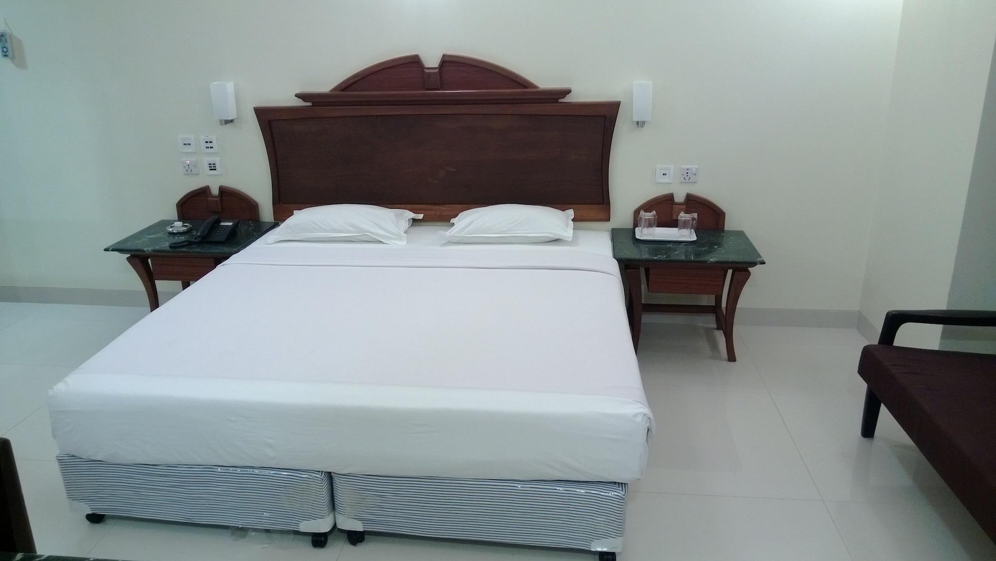מומביי Strand Hotel, Colaba מראה חיצוני תמונה