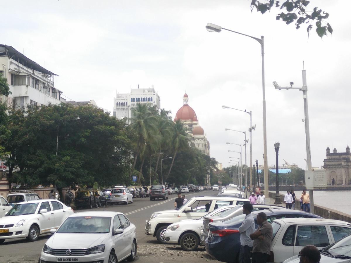 מומביי Strand Hotel, Colaba מראה חיצוני תמונה