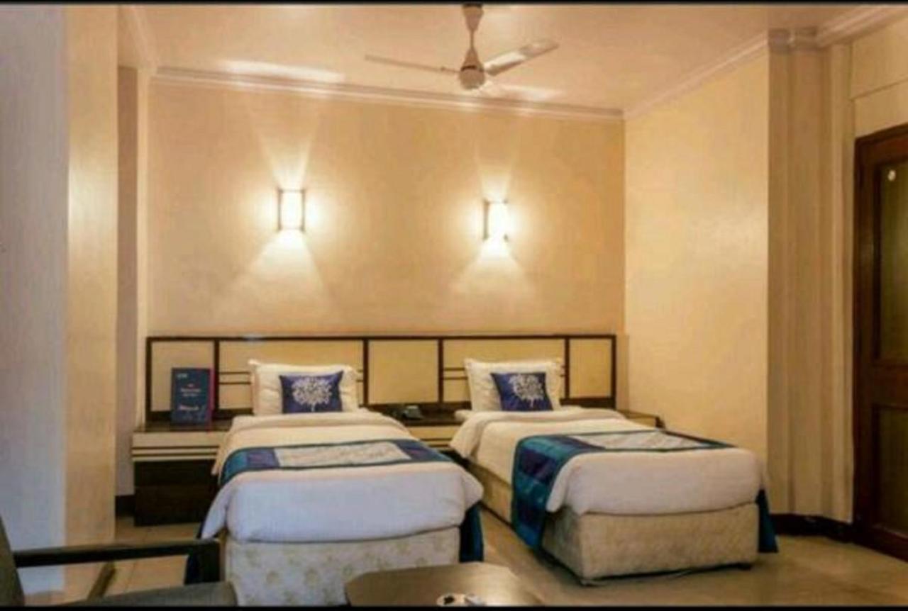 מומביי Strand Hotel, Colaba מראה חיצוני תמונה